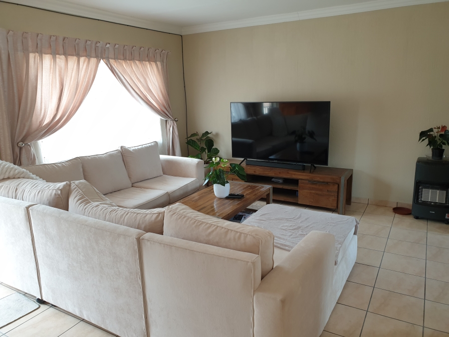 To Let 2 Bedroom Property for Rent in Doringkruin North West